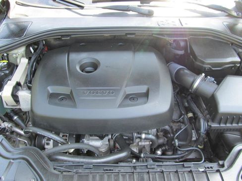 Used 2018 Volvo V60 T5 Dynamic w/ Vision Package image 40