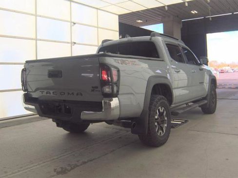 Used 2021 Toyota Tacoma TRD Off-Road image 4