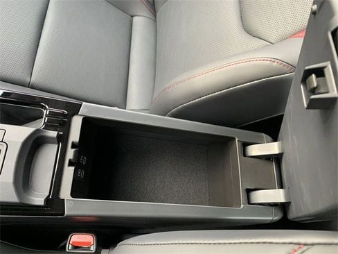 New 2025 Toyota Prius Plug-In Hybrid image 26