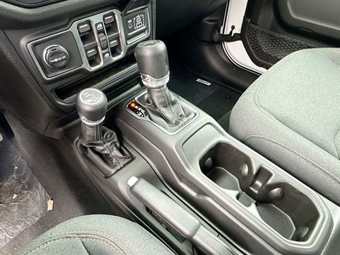 New 2026 Jeep Gladiator Sport image 17