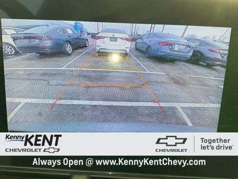 Used 2024 Chevrolet Trax LS w/ LS Convenience Package image 2