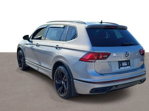 Used 2023 Volkswagen Tiguan SE R-Line FWD image 3