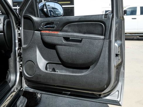 Used 2012 Chevrolet Avalanche LT w/ All-Star Edition image 39