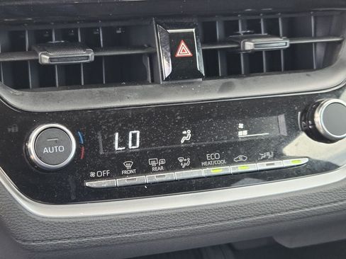 Used 2026 Toyota Corolla Cross LE FWD image 20