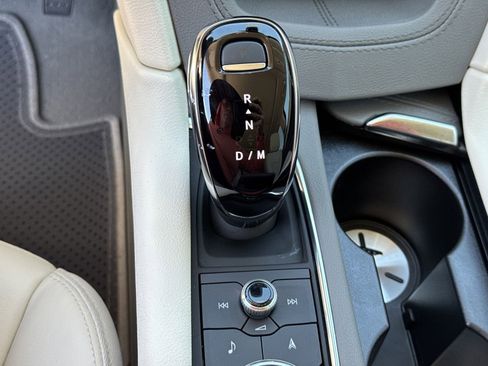 New 2025 Cadillac XT5 Premium Luxury image 28