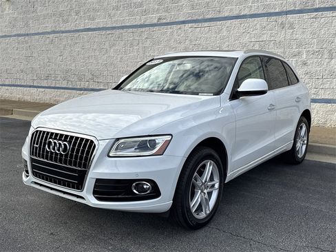 Used 2017 Audi Q5 2.0T Premium Plus image 3