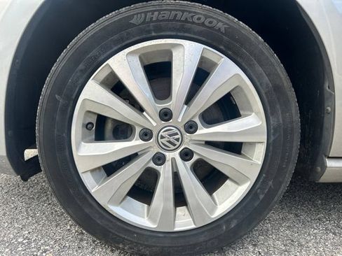 Used 2017 Volkswagen Golf S AWD/4WD image 15