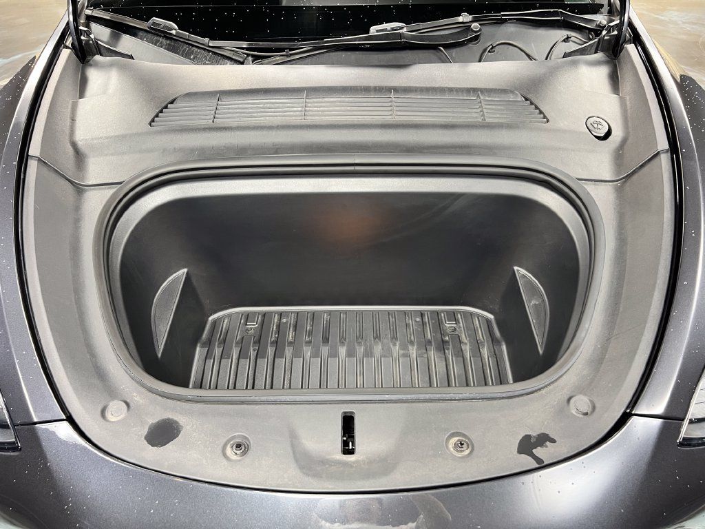 Used 2024 Tesla Model Y Long Range AWD/4WD image 10