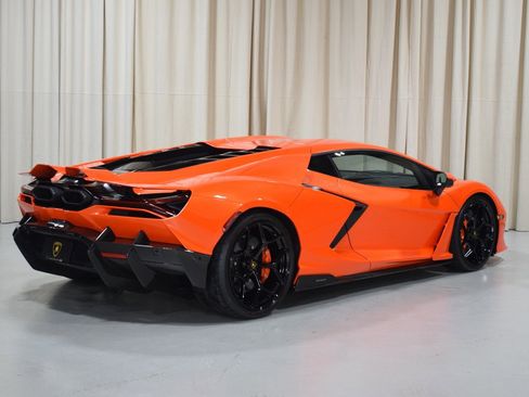 Used 2025 Lamborghini Revuelto image 10