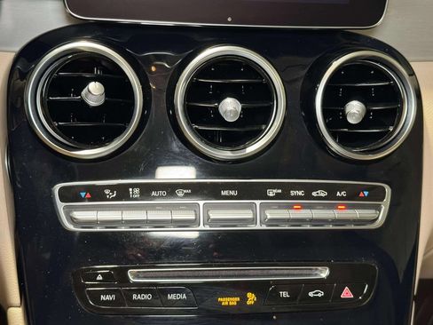 Used 2017 Mercedes-Benz GLC 300 4MATIC image 7