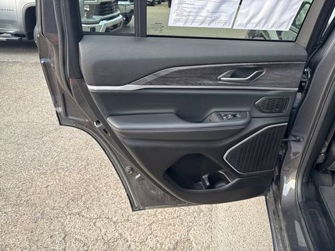 Used 2022 Jeep Grand Cherokee Limited AWD/4WD image 20