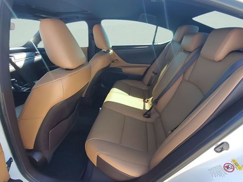 Used 2019 Lexus ES 350 w/ Premium Package image 23