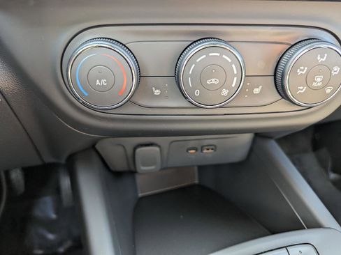 New 2026 Chevrolet Trax RS w/ Sunroof Package image 23