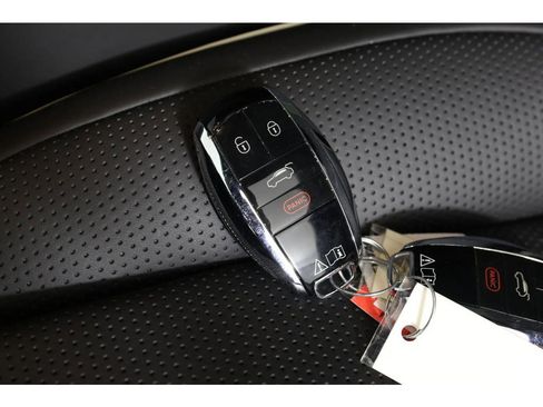 Certified 2023 Bentley Bentayga Extended Wheelbase AWD/4WD image 29