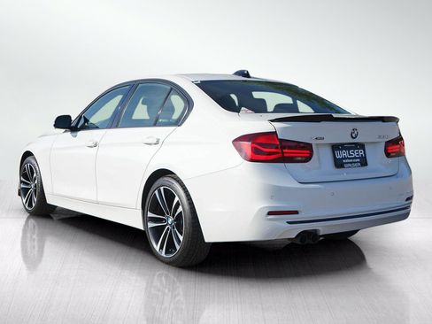 Used 2018 BMW 330i xDrive Sedan w/ Convenience Package AWD/4WD image 3