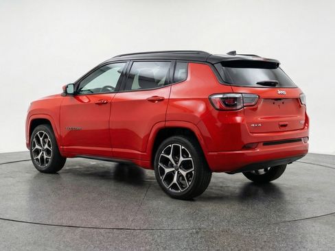 Used 2025 Jeep Compass Limited image 6