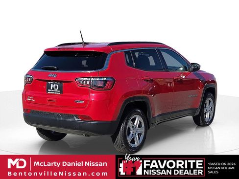 Used 2024 Jeep Compass Latitude AWD/4WD image 5