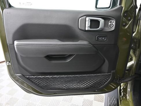 Used 2023 Jeep Wrangler Unlimited Sahara AWD/4WD image 20
