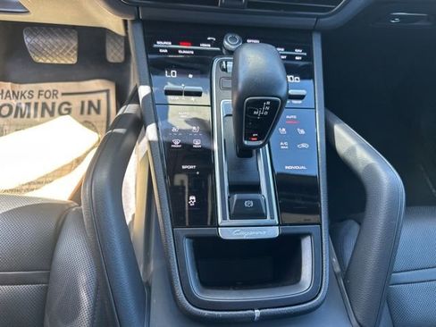Used 2020 Porsche Cayenne AWD/4WD image 20