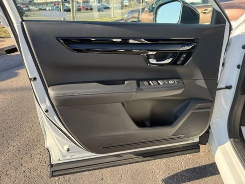 Used 2023 Honda CR-V Sport Touring image 17