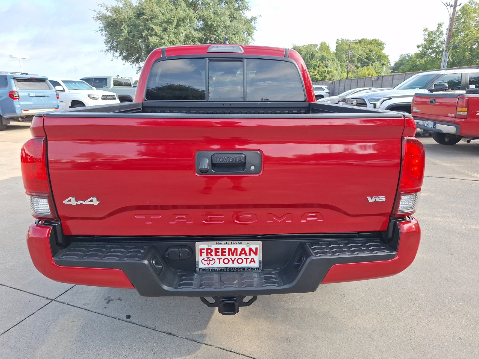 Used 2020 Toyota Tacoma SR AWD/4WD image 5