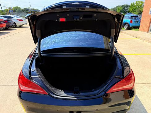 Used 2014 Mercedes-Benz CLA 250 image 9