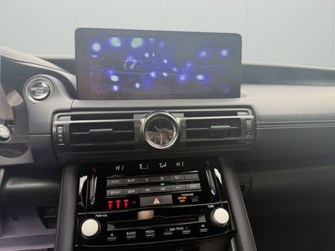 Used 2025 Lexus IS 500 image 11