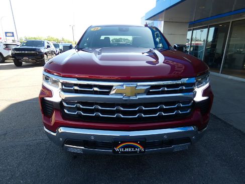 Used 2023 Chevrolet Silverado 1500 LTZ w/ Z71 Off-Road Package AWD/4WD image 5