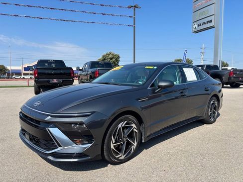 Used 2024 Hyundai Sonata SEL w/ Convenience Package image 2