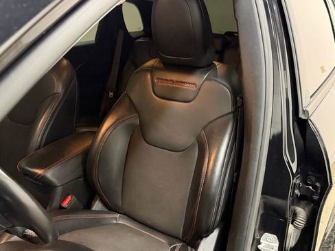 Used 2020 Jeep Cherokee Trailhawk w/ Comfort/Convenience Group image 43