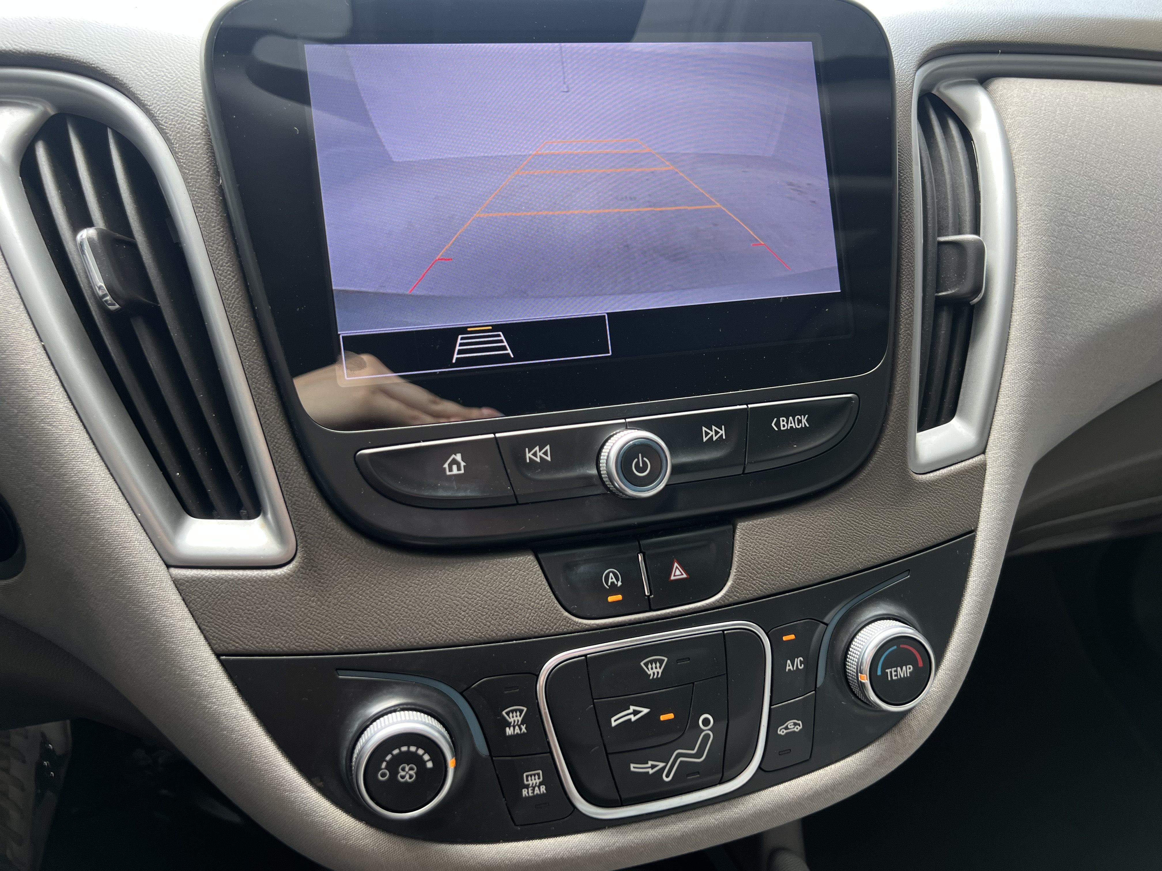 Used 2022 Chevrolet Malibu LS w/ Driver Confidence Package II FWD image 16