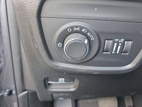 Used 2024 Jeep Grand Cherokee L Altitude AWD/4WD image 23