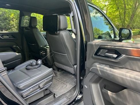 Used 2025 GMC Yukon Denali w/ Denali Reserve Package AWD/4WD image 12