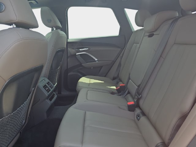 Used 2025 Audi Q5 Premium w/ Convenience Package AWD/4WD image 17