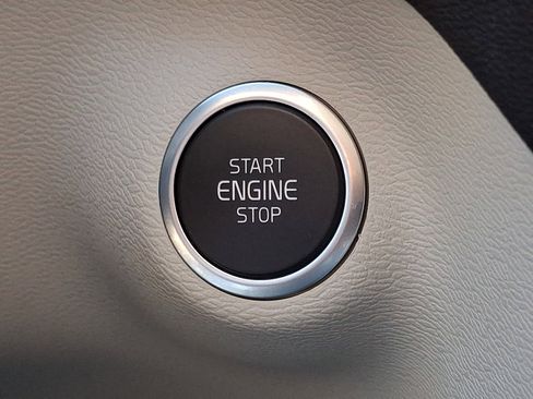 Used 2023 Volvo XC40 B5 Plus w/ Driver Assist Package image 23