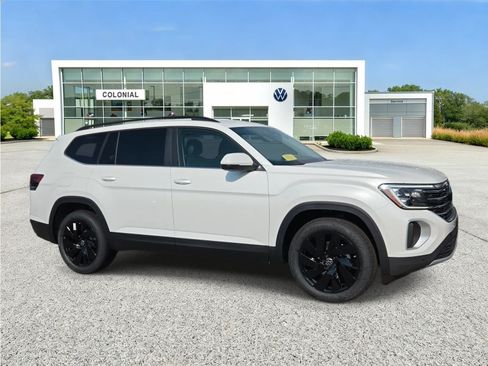 New 2026 Volkswagen Atlas SE AWD/4WD image 3