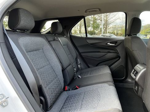Used 2024 Chevrolet Equinox LT image 26