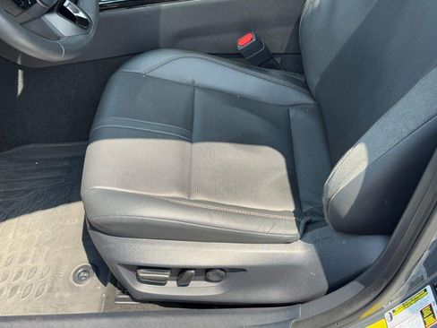Used 2025 Toyota Camry XLE FWD image 22