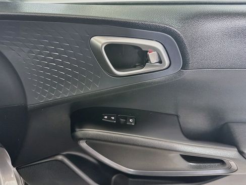Used 2022 Kia Soul S FWD image 31
