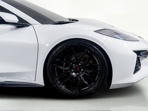 Used 2024 Chevrolet Corvette Z06 image 6