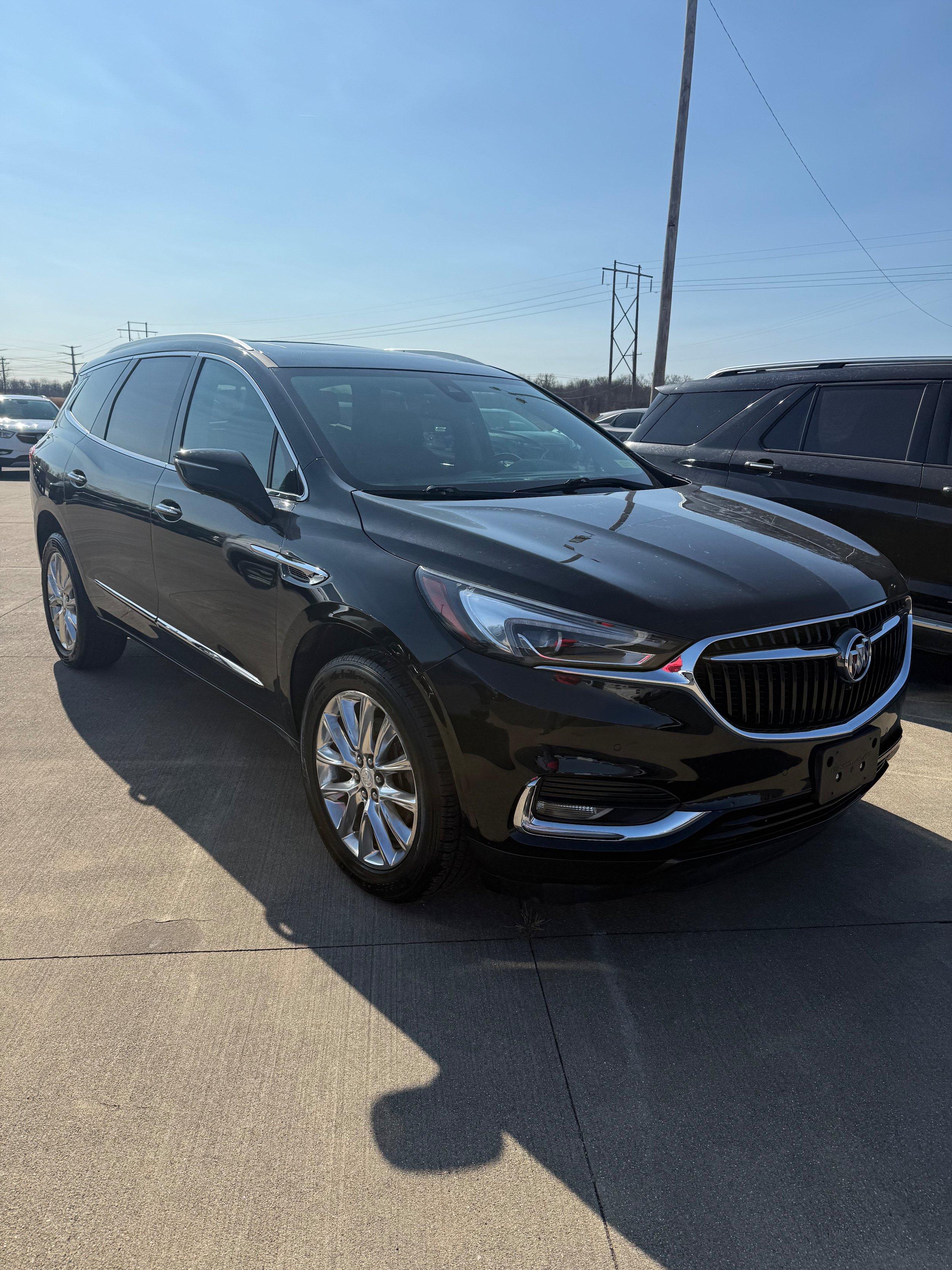 Used 2018 Buick Enclave Premium w/ Trailering Package AWD/4WD image 1