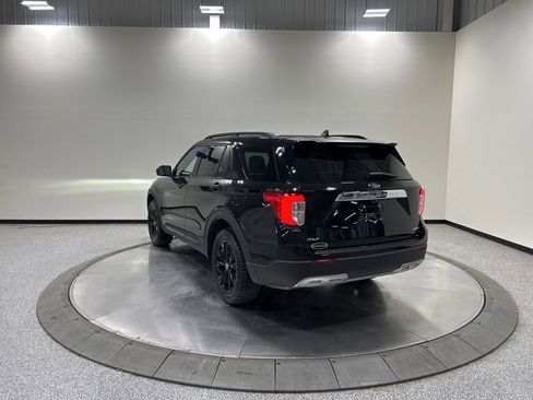 Certified 2022 Ford Explorer XLT w/ Equipment Group 202A AWD/4WD image 9