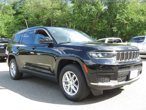 Used 2023 Jeep Grand Cherokee L Laredo w/ Luxury Tech Group I AWD/4WD image 3