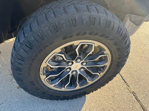 Used 2018 Chevrolet Colorado ZR2 image 9