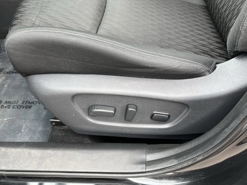 Used 2020 Nissan Rogue SV image 16