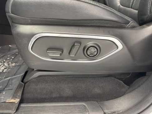 Used 2022 Jeep Wagoneer Series II w/ Premium Group I image 17