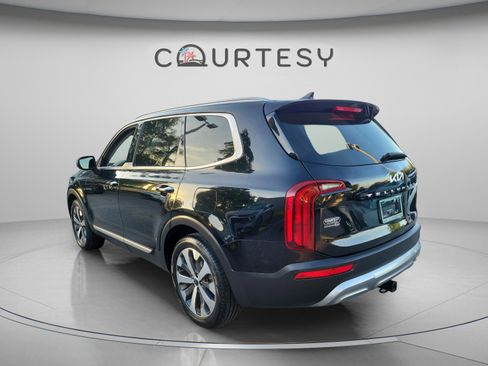 Used 2022 Kia Telluride S FWD image 2