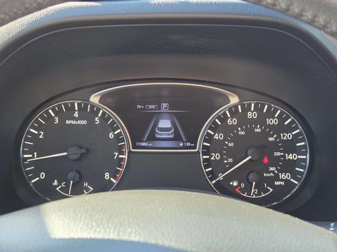 Used 2016 Nissan Pathfinder SV image 35