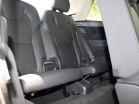 Used 2021 Volvo XC90 T6 Momentum AWD/4WD image 35
