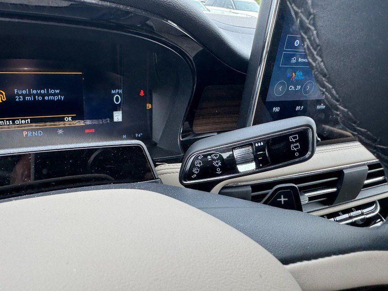 Certified 2025 Lincoln Corsair Reserve w/ Equipment Group 202A AWD/4WD image 21